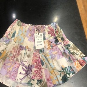 Zara HIGH-WAISTED SHORTS floral, size medium